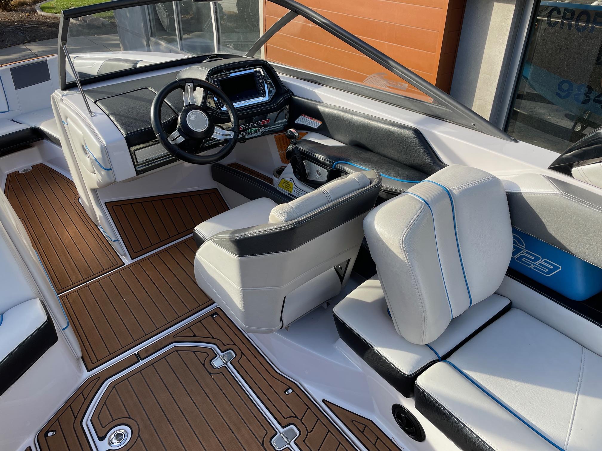 2015 NAUTIQUE G23 W/XR7 550HP SUPERCHARGED POWER PLANT