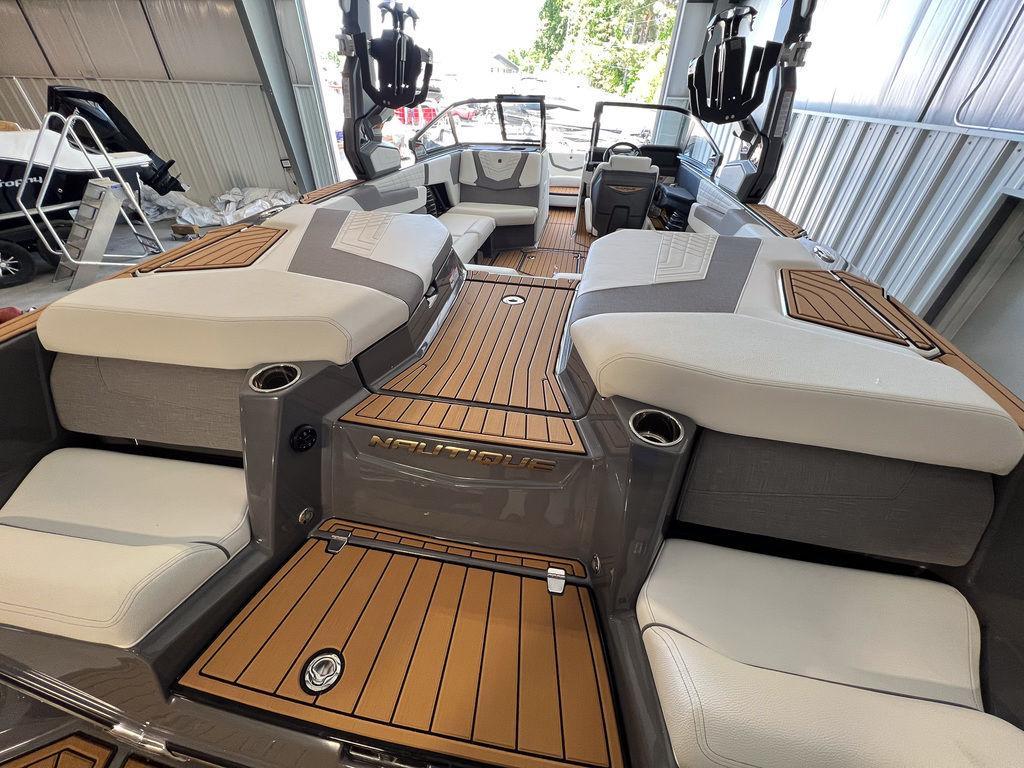 2024 Nautique G23