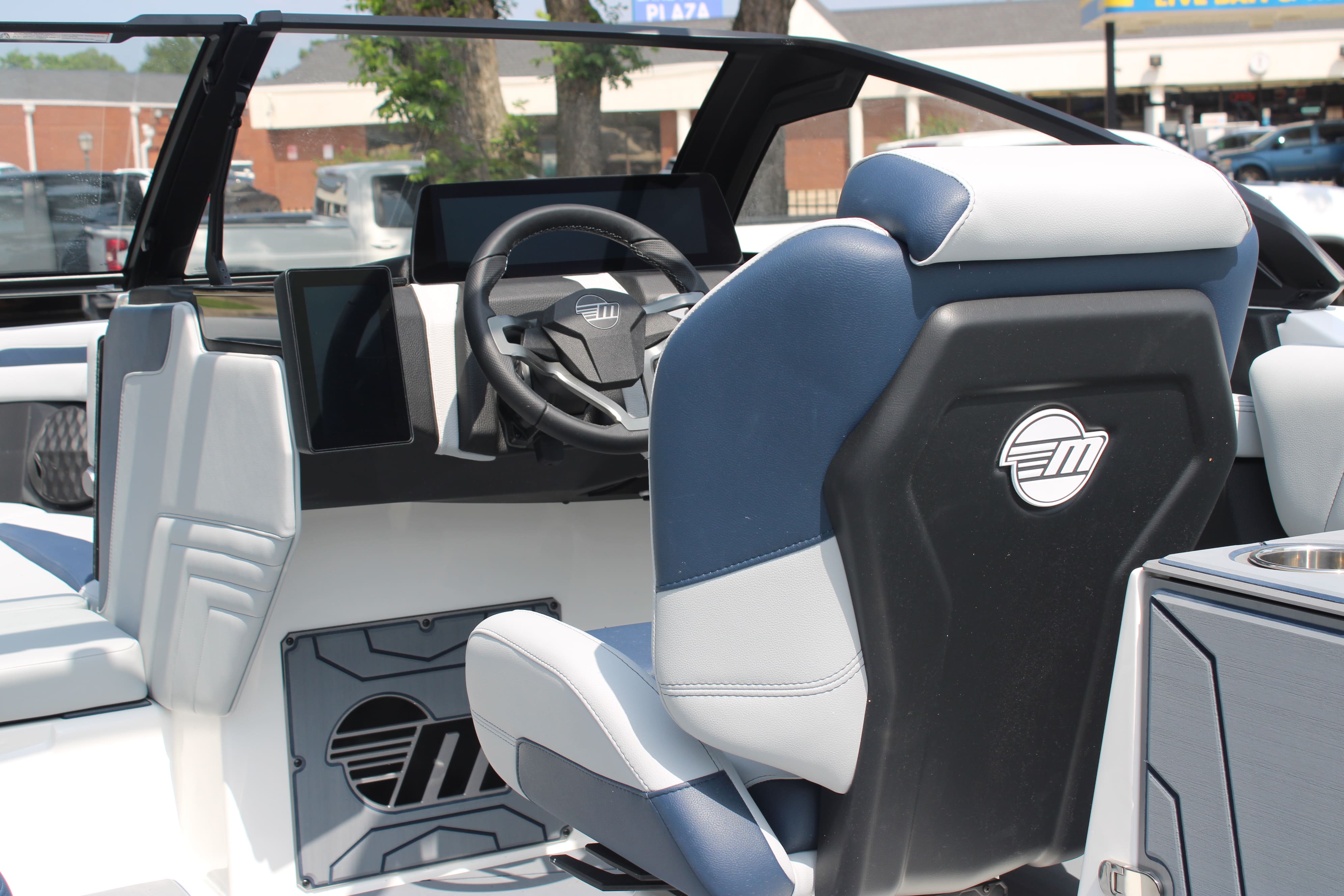 2025 Malibu 25 LSV