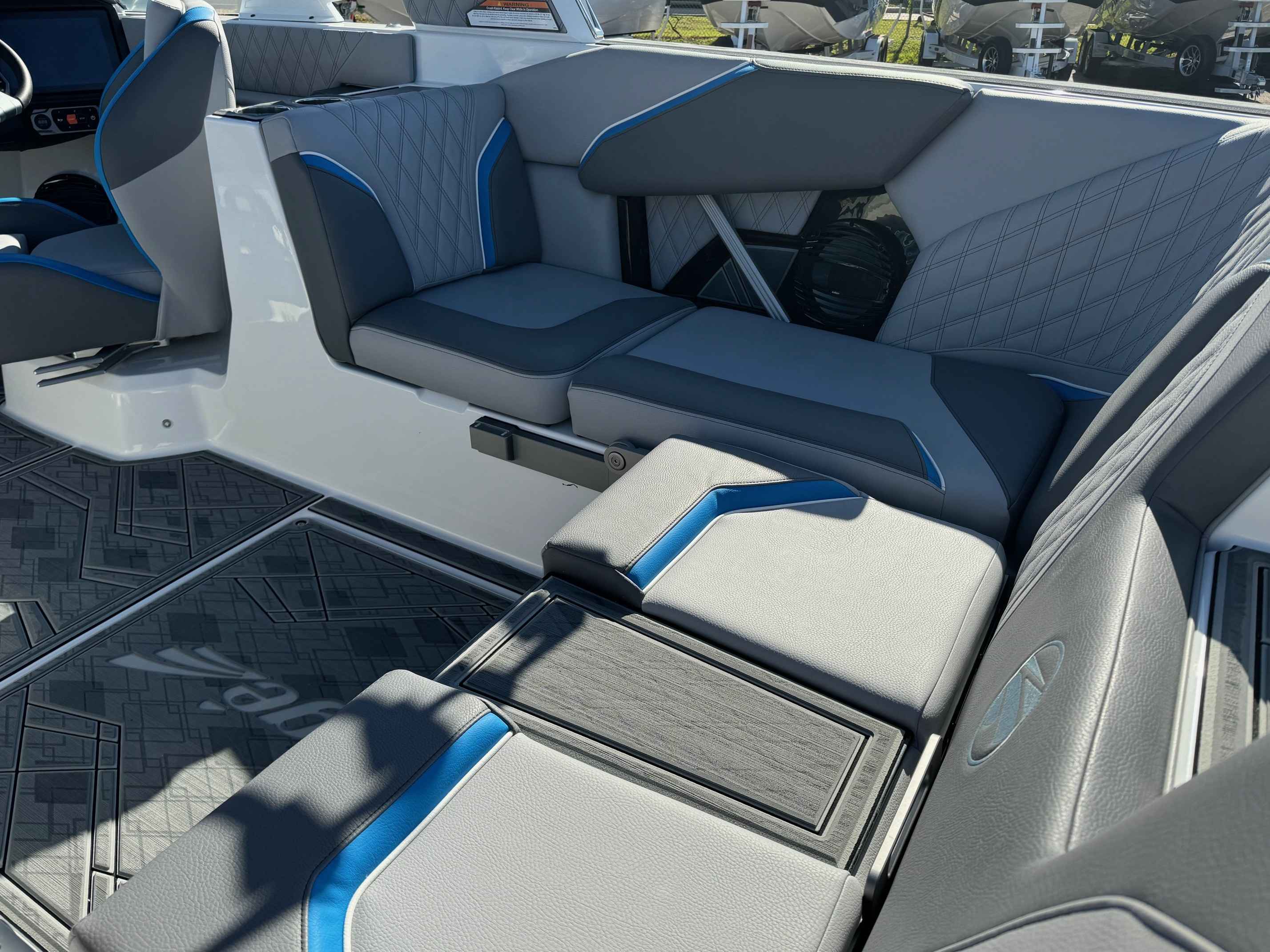 2025 Tige 24RZX Icon