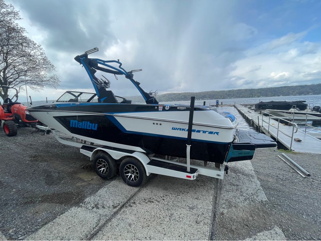 2023 Malibu Boats 24MXZ