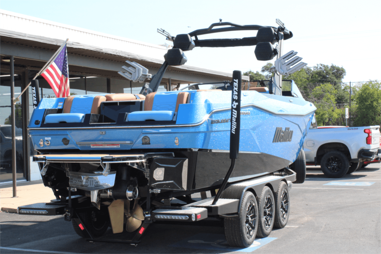 2025 Malibu 26 LSV