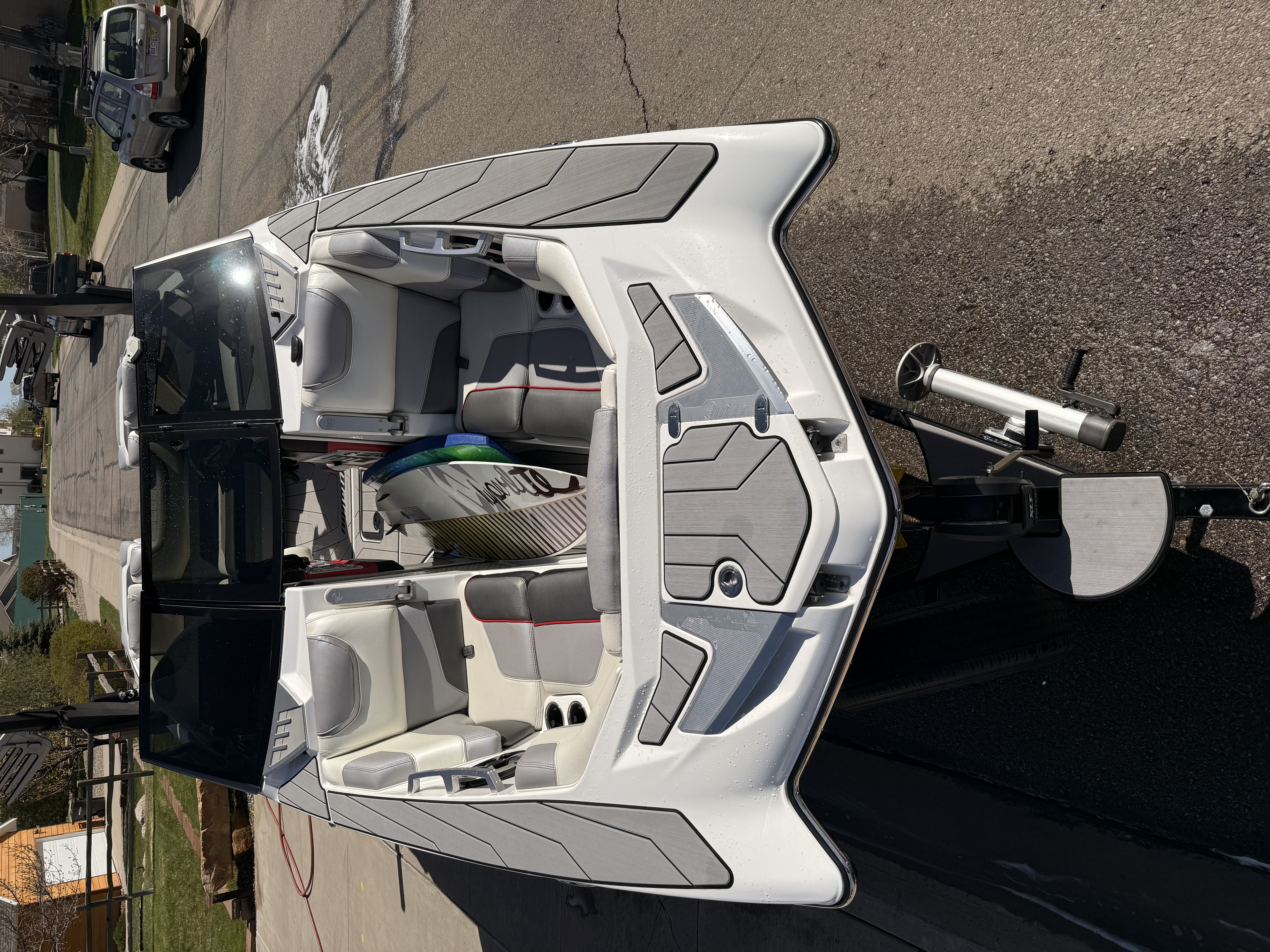 Malibu M235 
