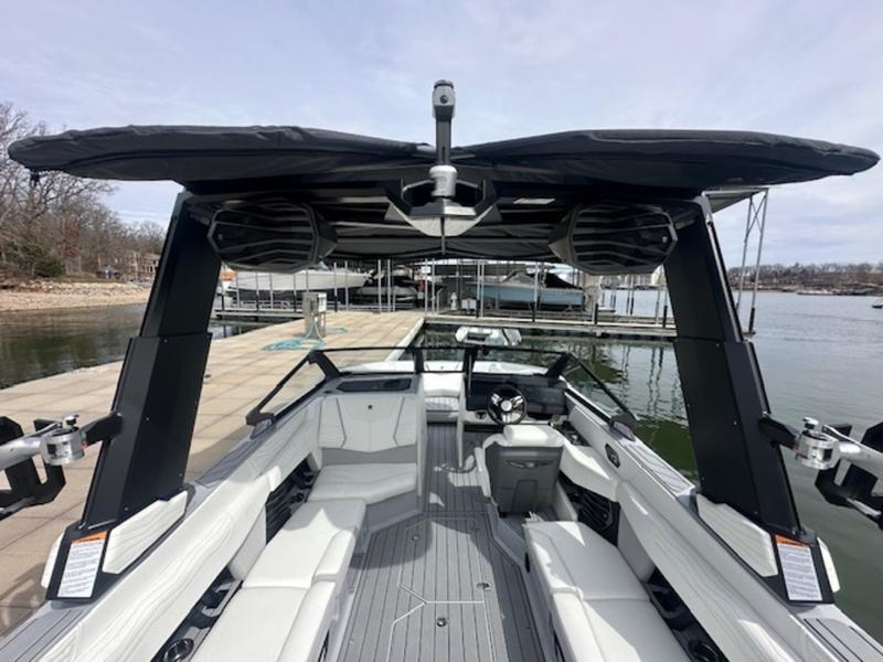 2025 Nautique G23