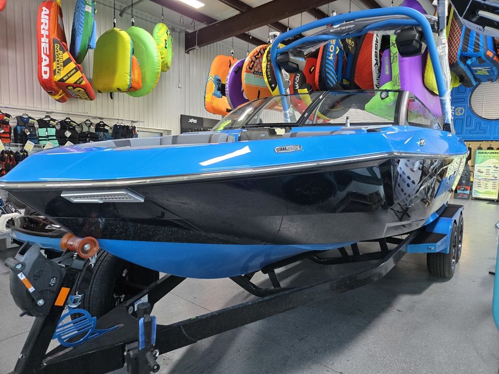 2025 Malibu Boats 23 LSV