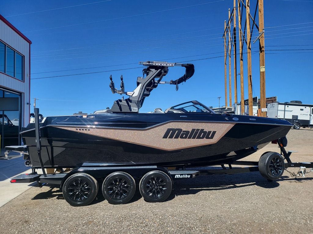 2025 Malibu Boats M230