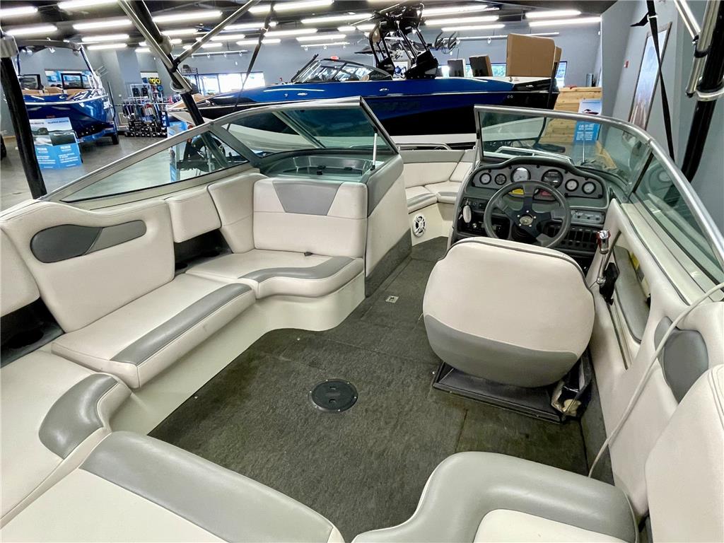 1995 MasterCraft Maristar 200 V