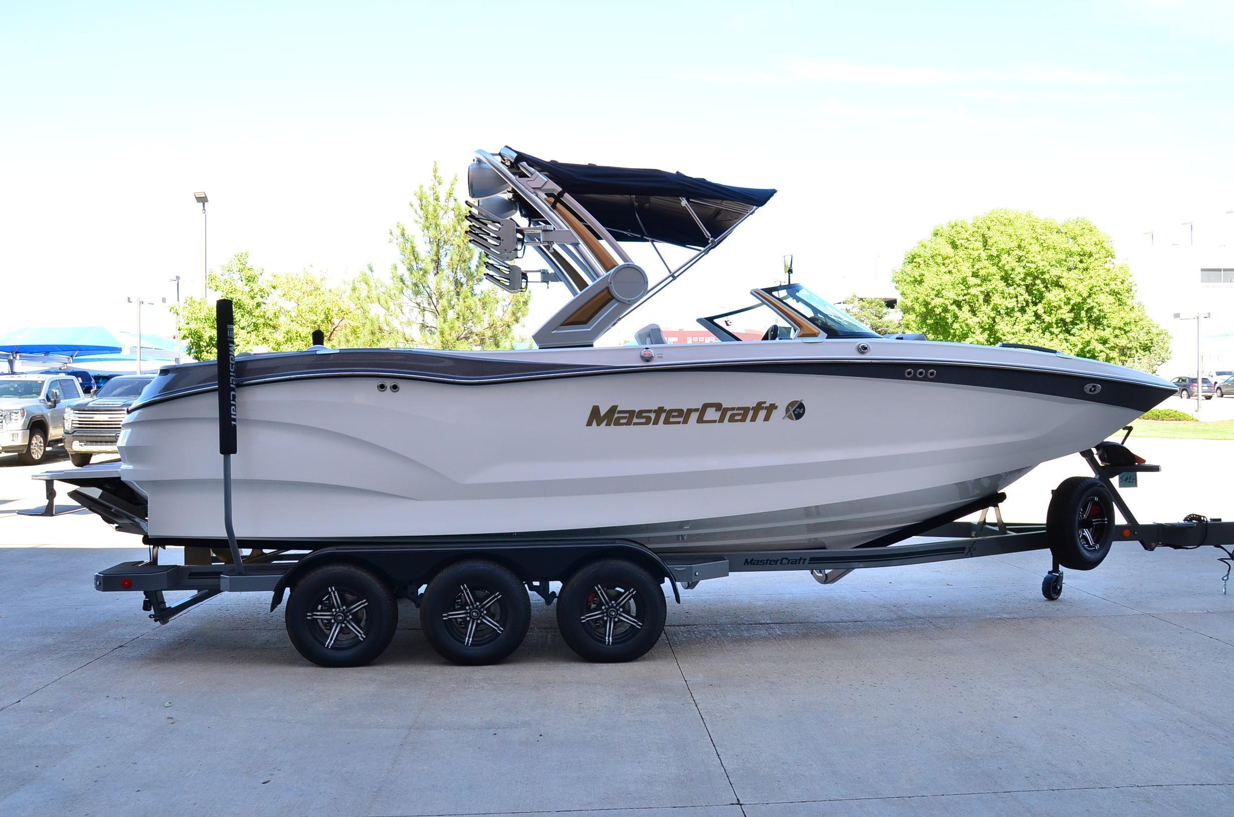 2024 MasterCraft X24 w/ 6.2 Ilmor SuperCharged - BLOWOUT PRICE! Engine! 2024 Model Year End Closeout!