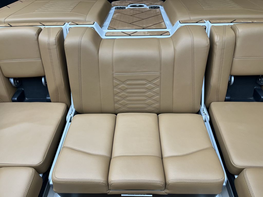 2024 Malibu Boats 26 LSV Icon