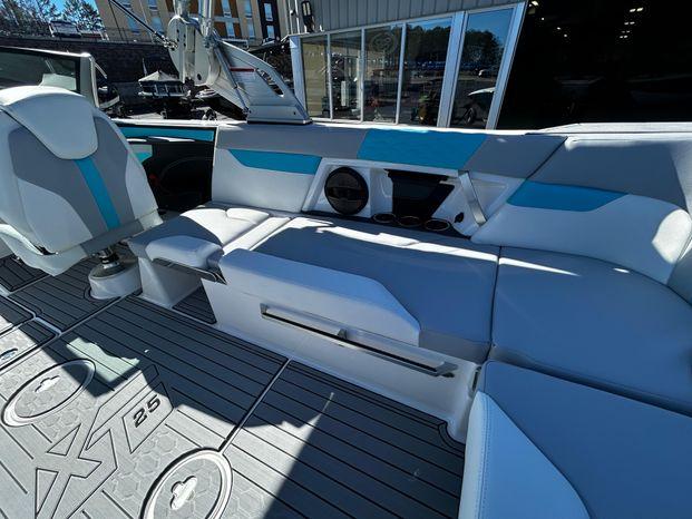2024 MasterCraft XT25