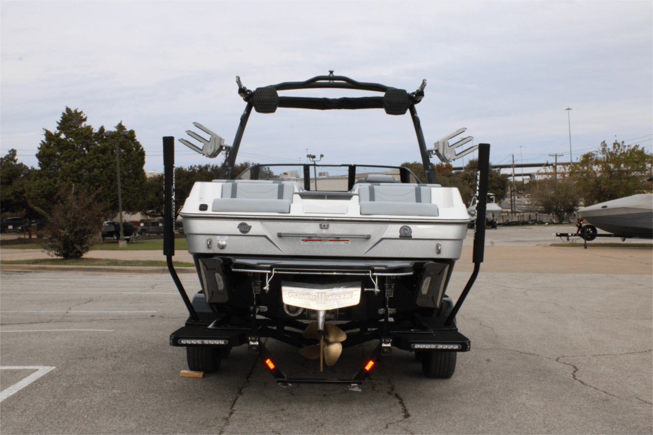 2025 Malibu 23 LSV