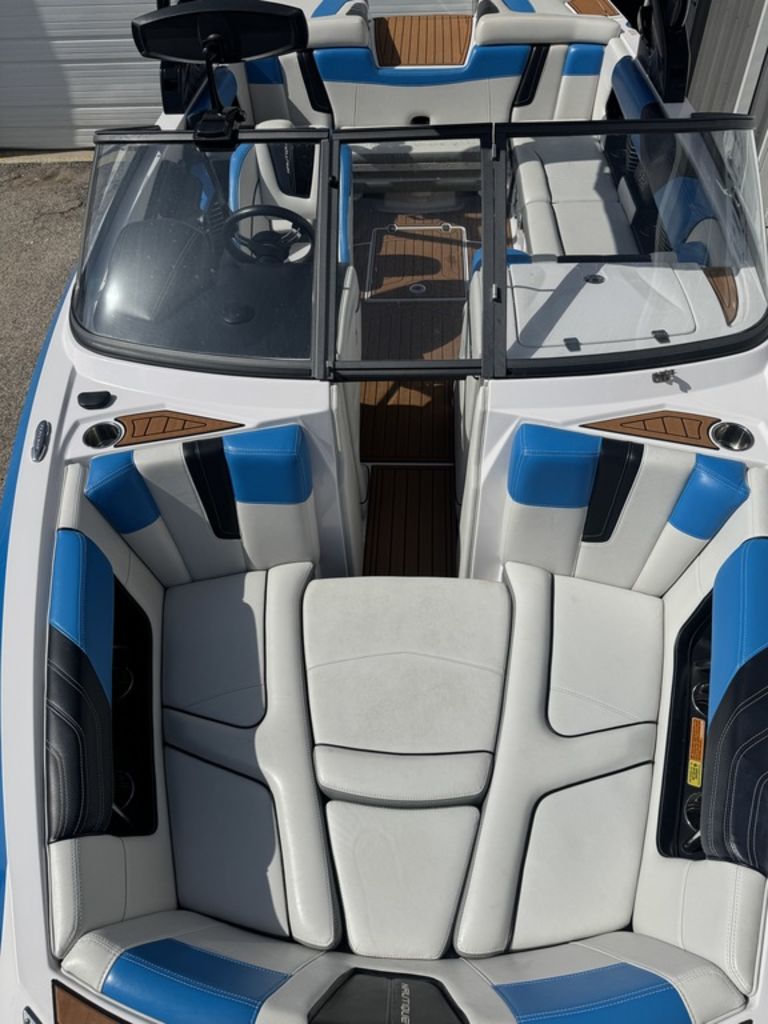 2015 Nautique G21