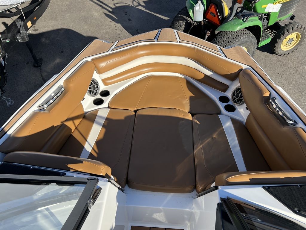 2020 Axis Wake Research A24