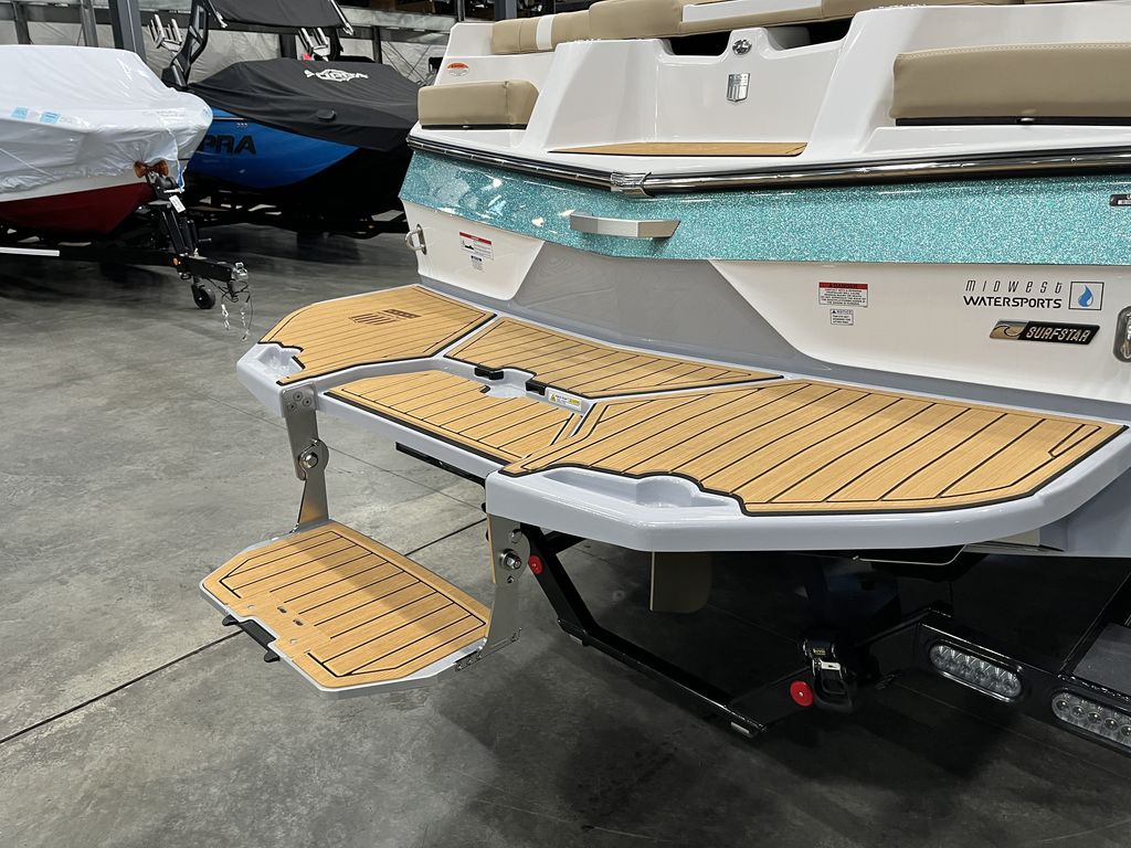2024 MasterCraft XT22