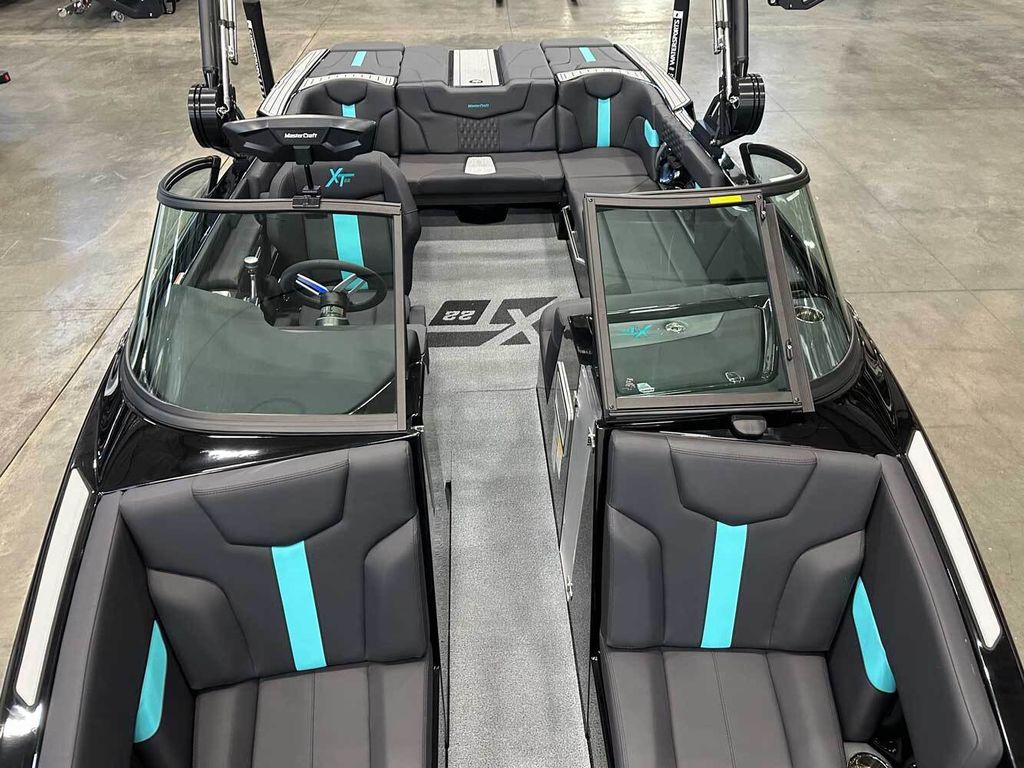 2025 MasterCraft XT22