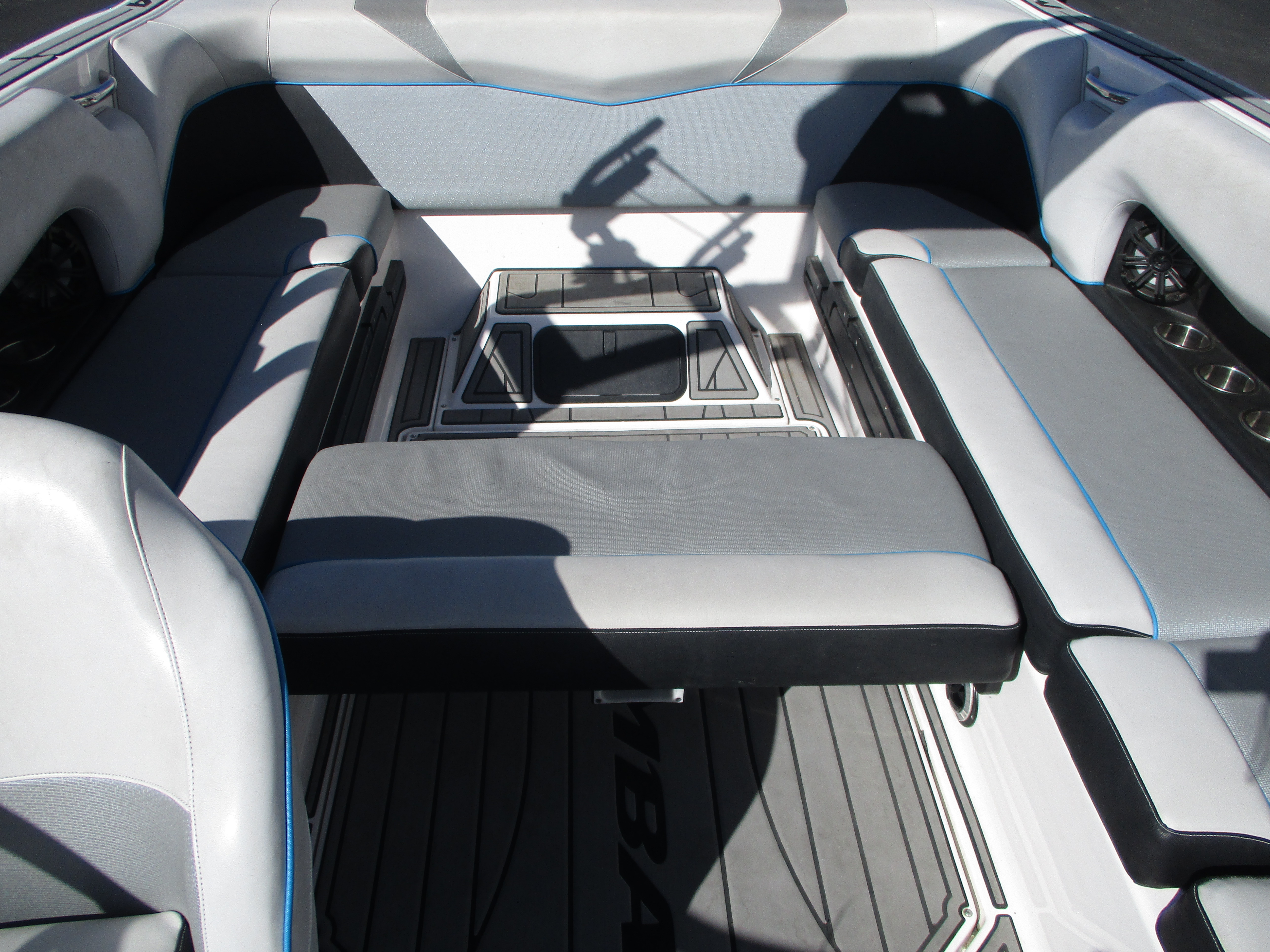 2018 MOOMBA MOJO