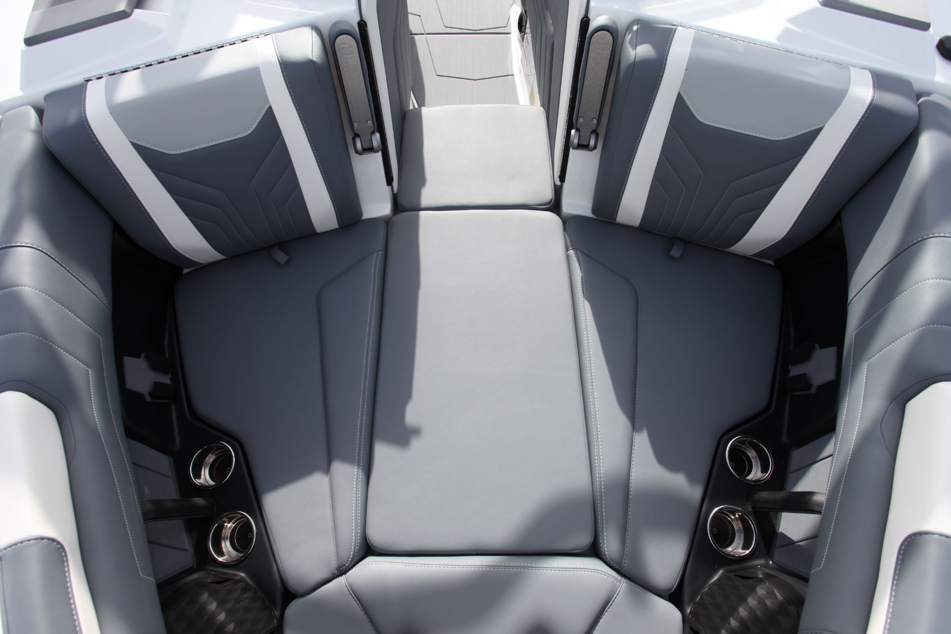  Malibu 25 LSV