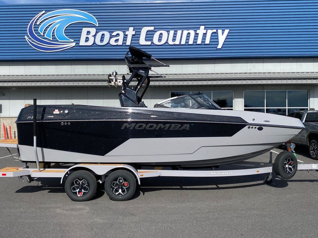 2025 MOOMBA MAX