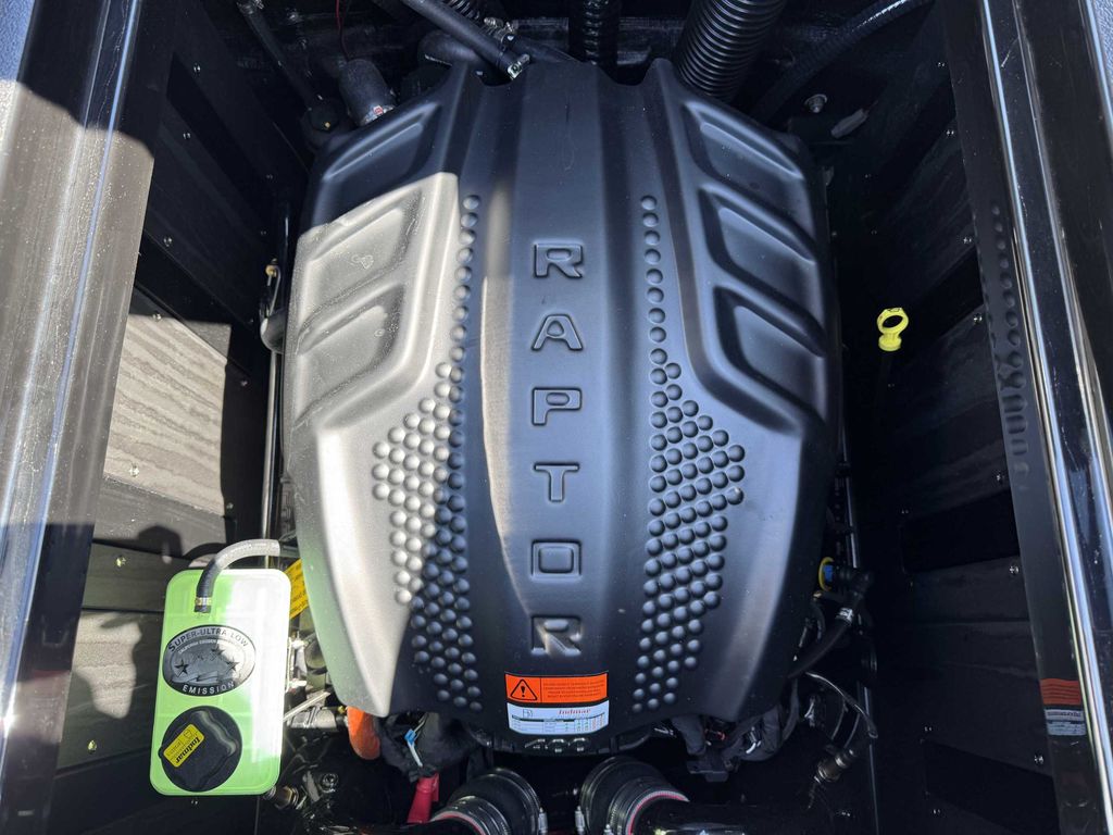2025 MOOMBA Max