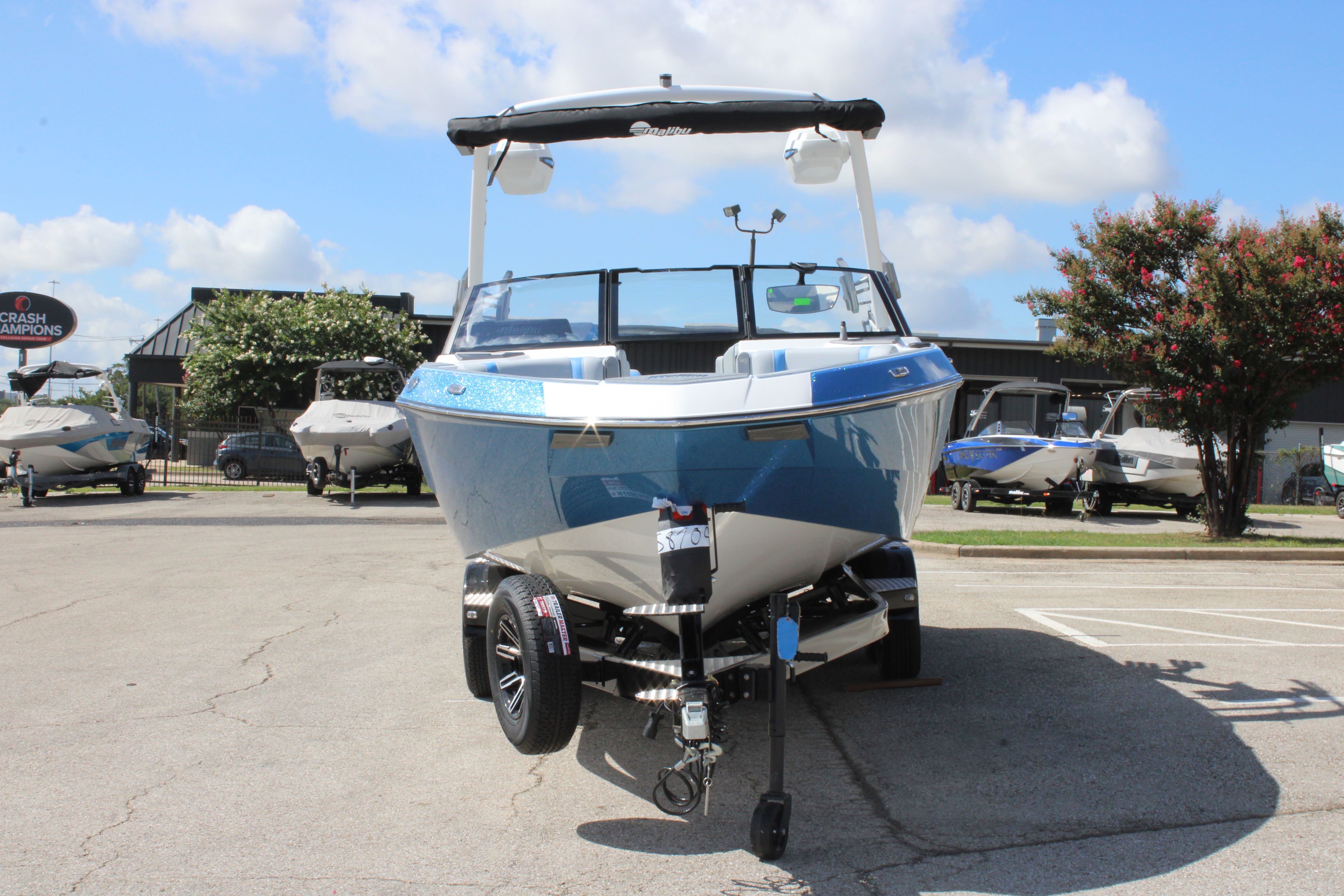 2025 Malibu 23 LSV