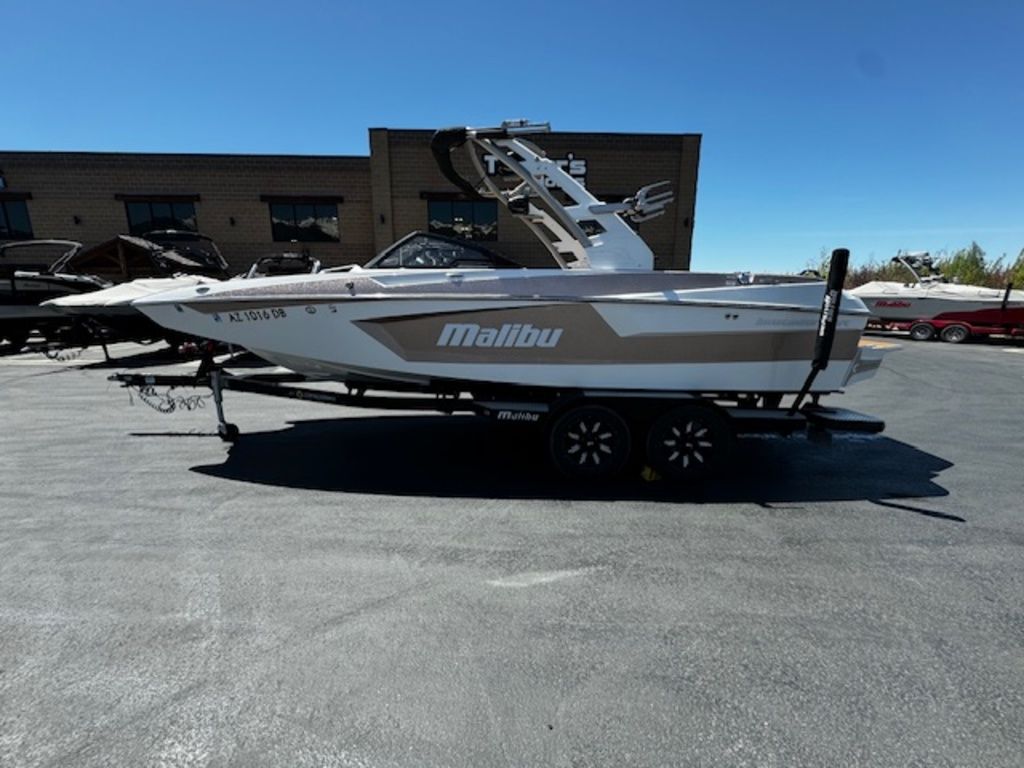 2020 Malibu Boats 23 MXZ Icon