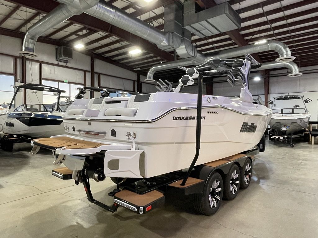 2025 Malibu Boats 26 LSV