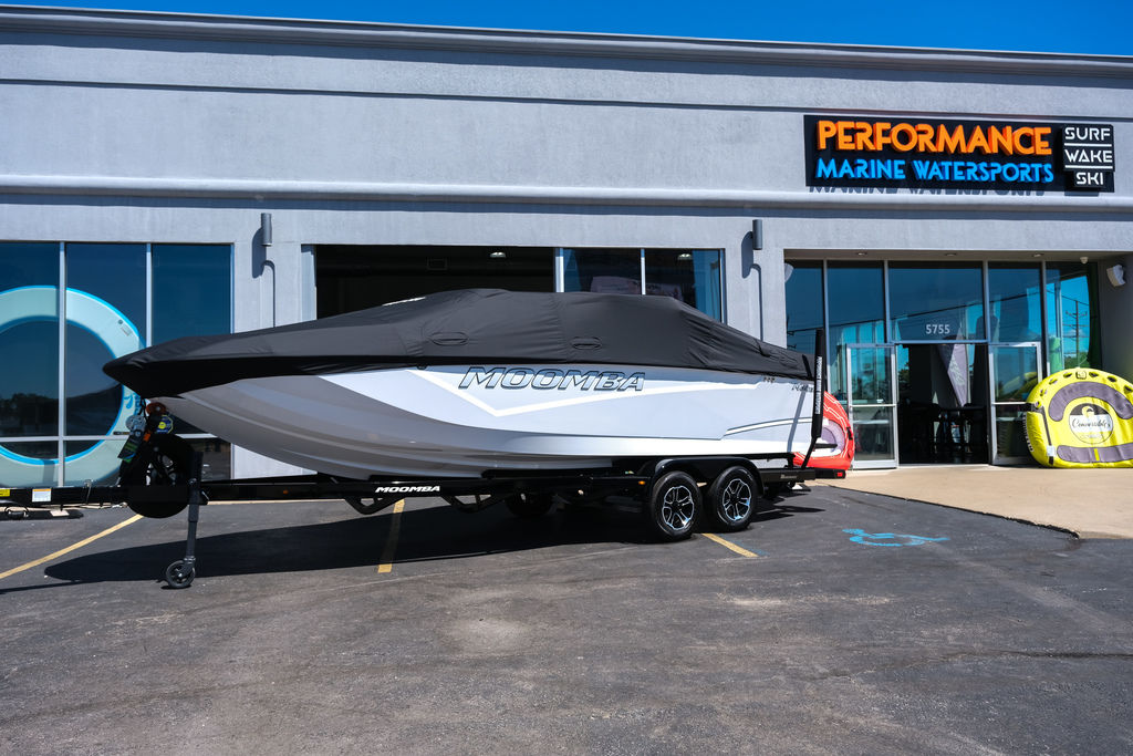 2025 MOOMBA MAKAI