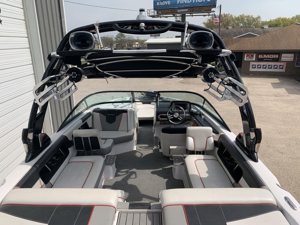 2012 Nautique 230