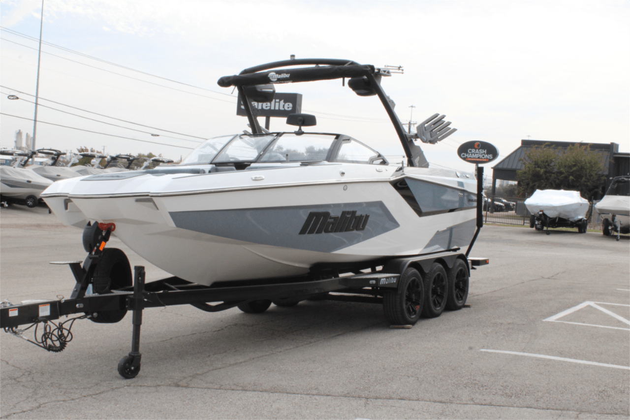 2025 Malibu 24 MXZ
