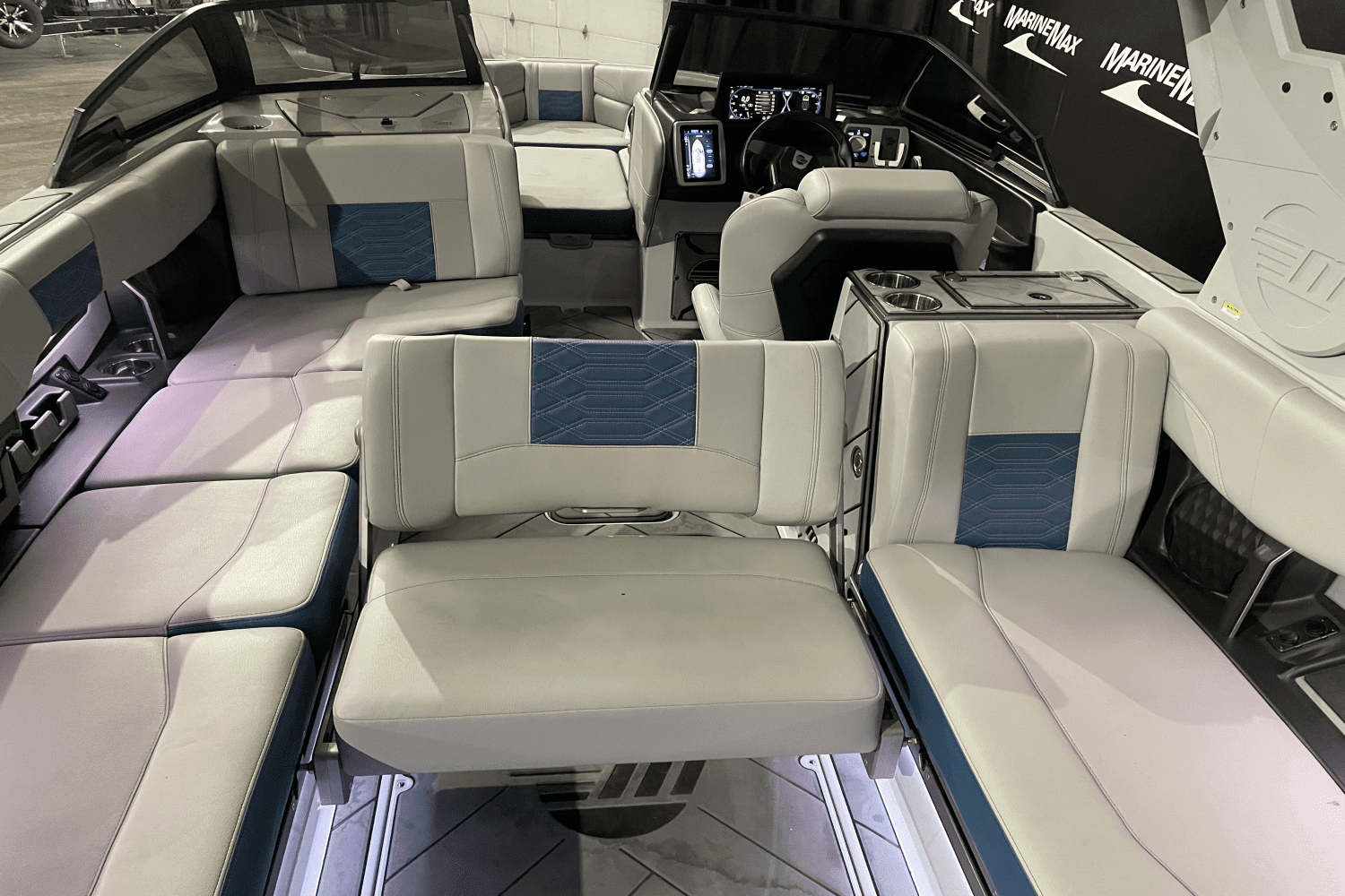 2022 Malibu Wakesetter 25LSV