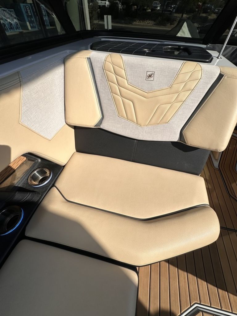 2022 Nautique G25