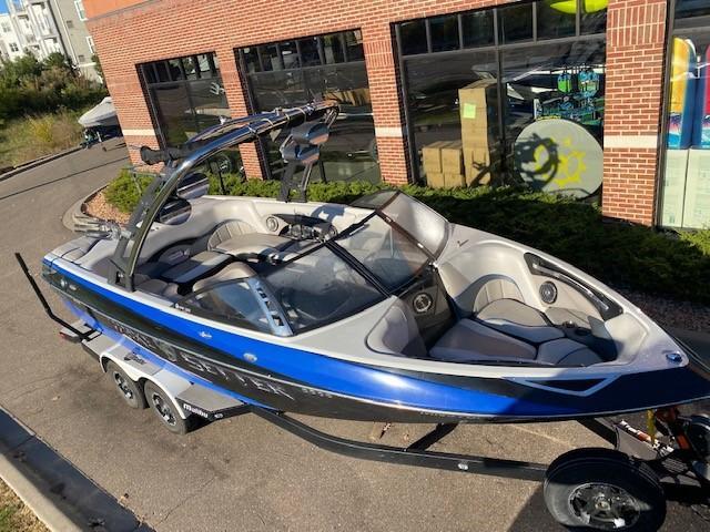 2013 Malibu 23 LSV **Flash Sale**