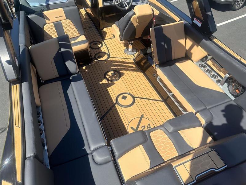 New 2024 MasterCraft X24