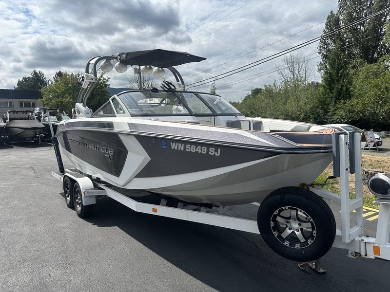 2016 Nautique G23