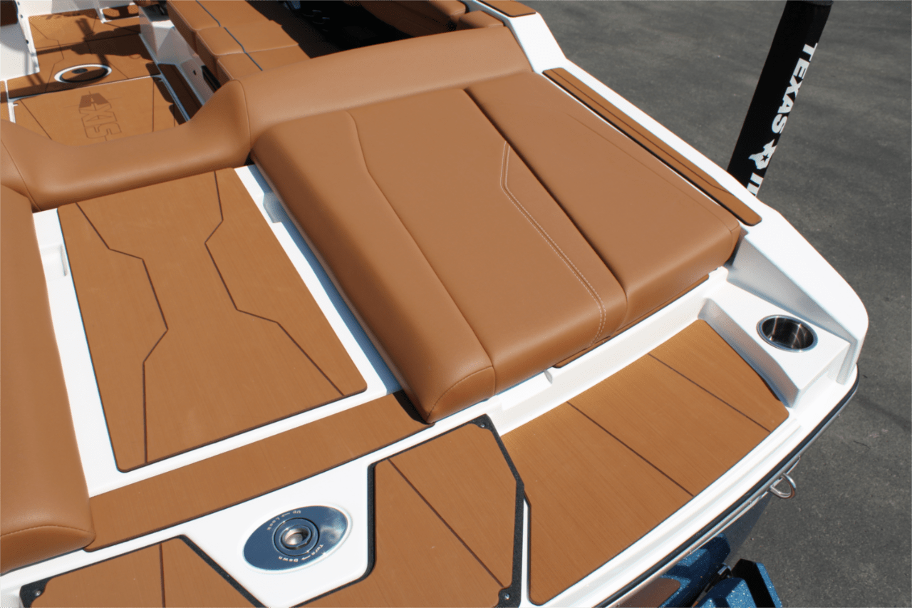 2025 Axis T250
