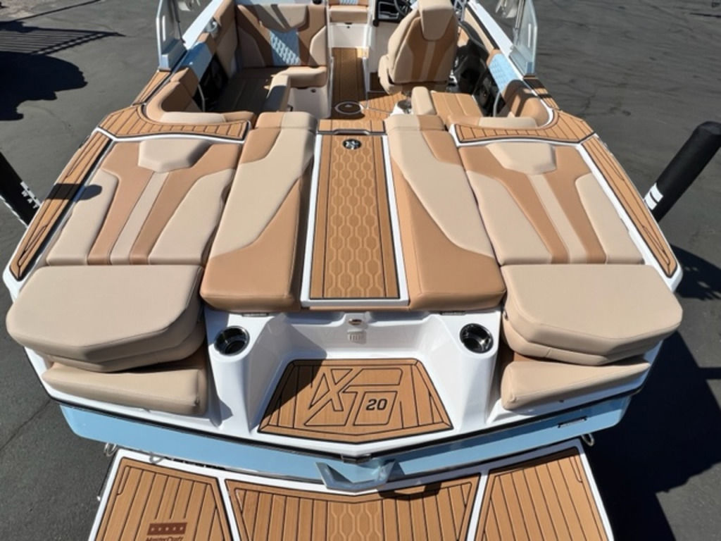 2024 Mastercraft XT20