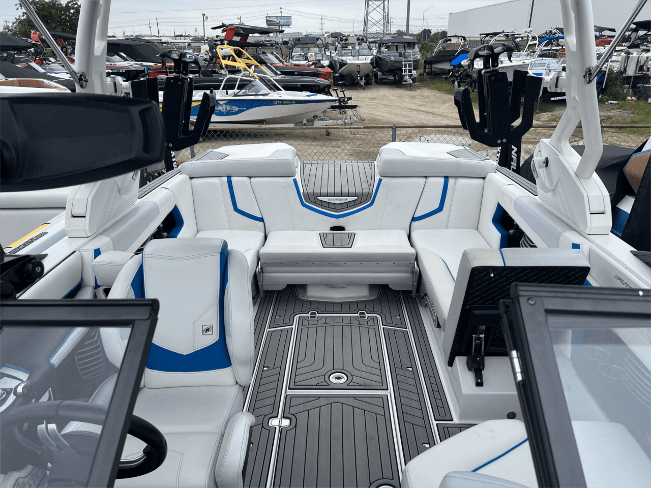 2018 Nautique G23 — Head Turner!