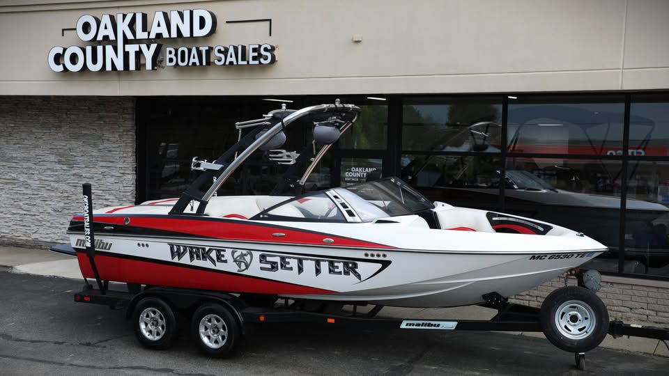 2010 Malibu 21 VLX Wakesetter - New Arrival!