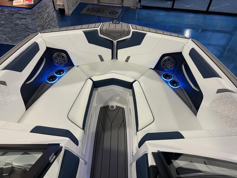 2025 Nautique GS22