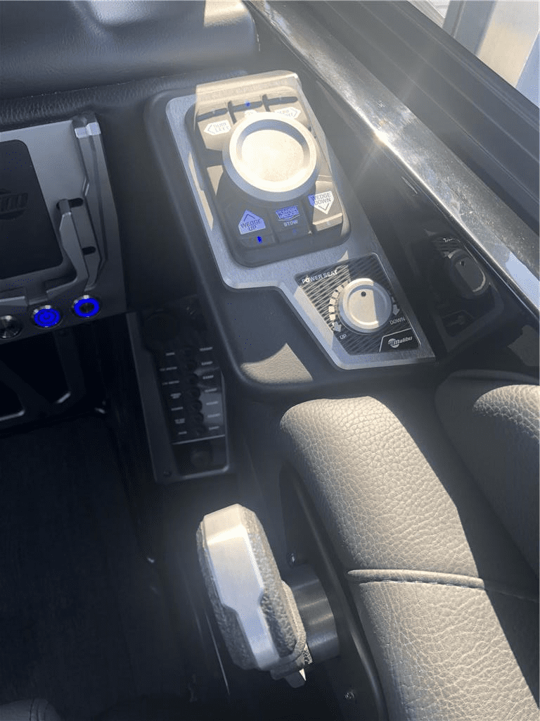 2022 Malibu M220