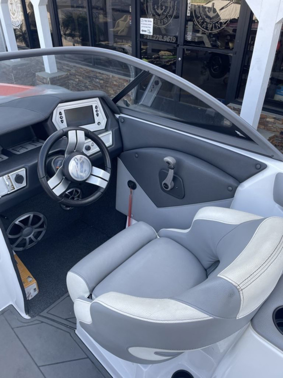 2018 Tige R23