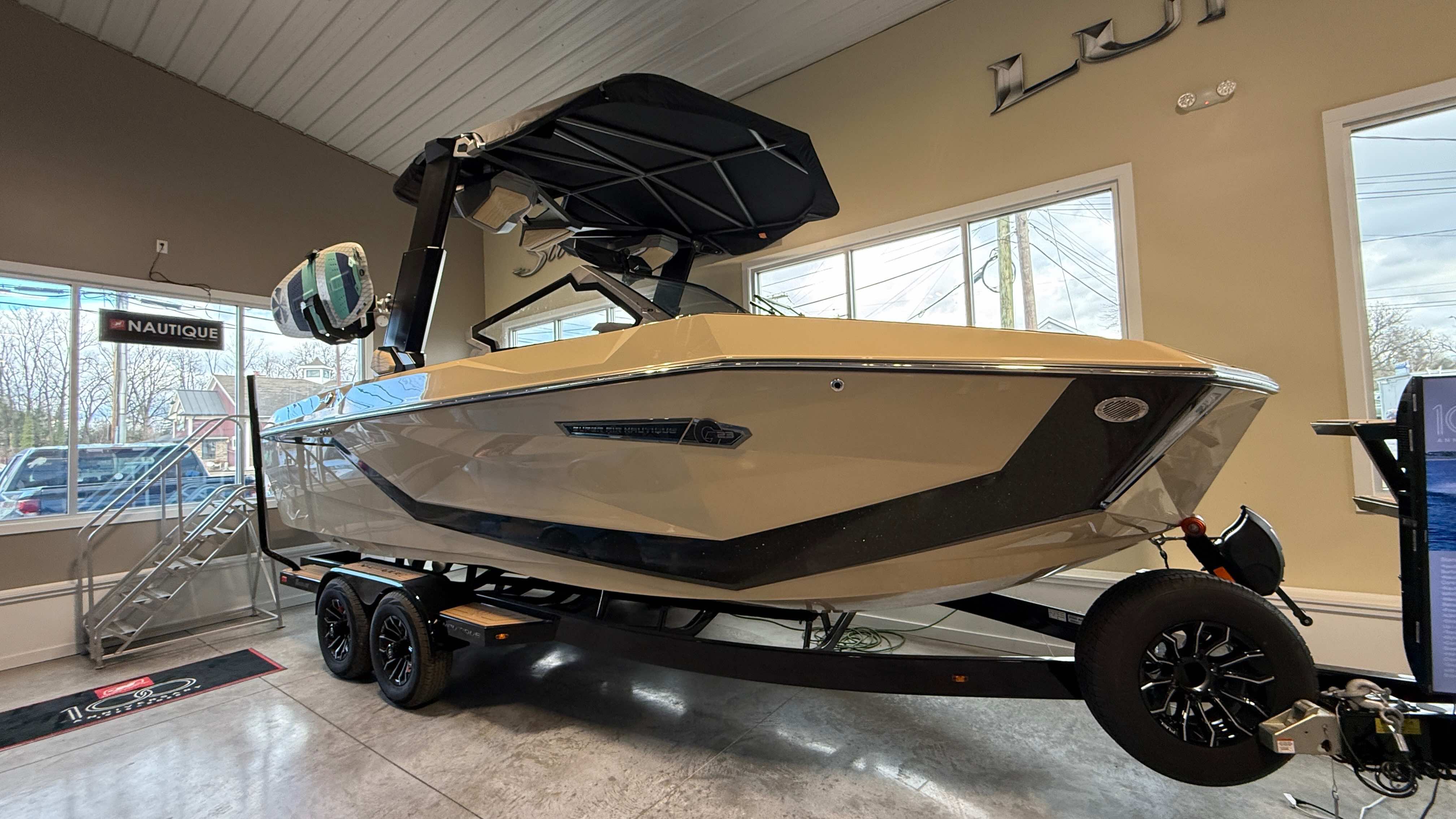 2025 Nautique G23