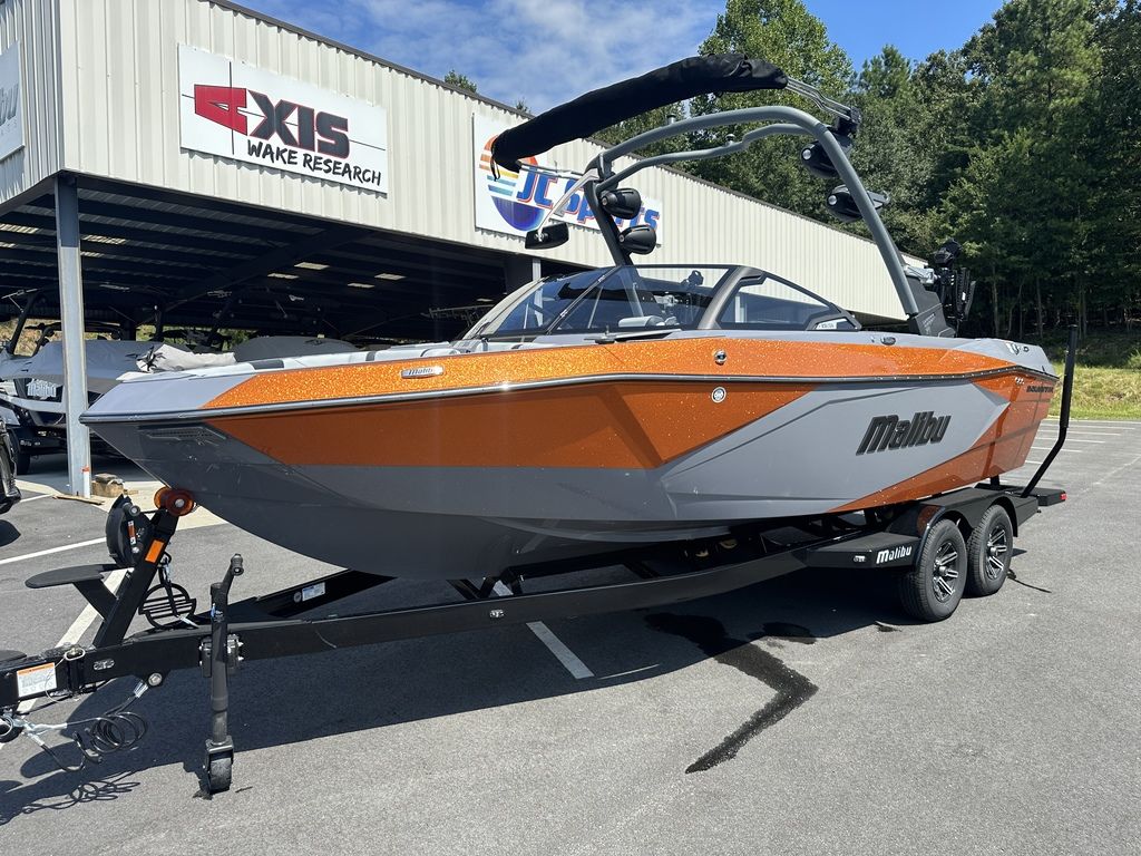 2024 Malibu Boats 23 LSV