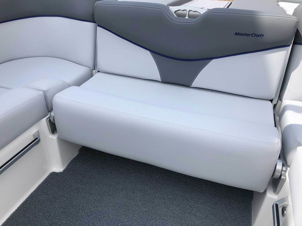 2019 MasterCraft XT23