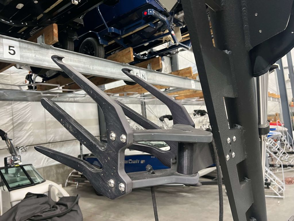 2018 Axis Wake Research T22