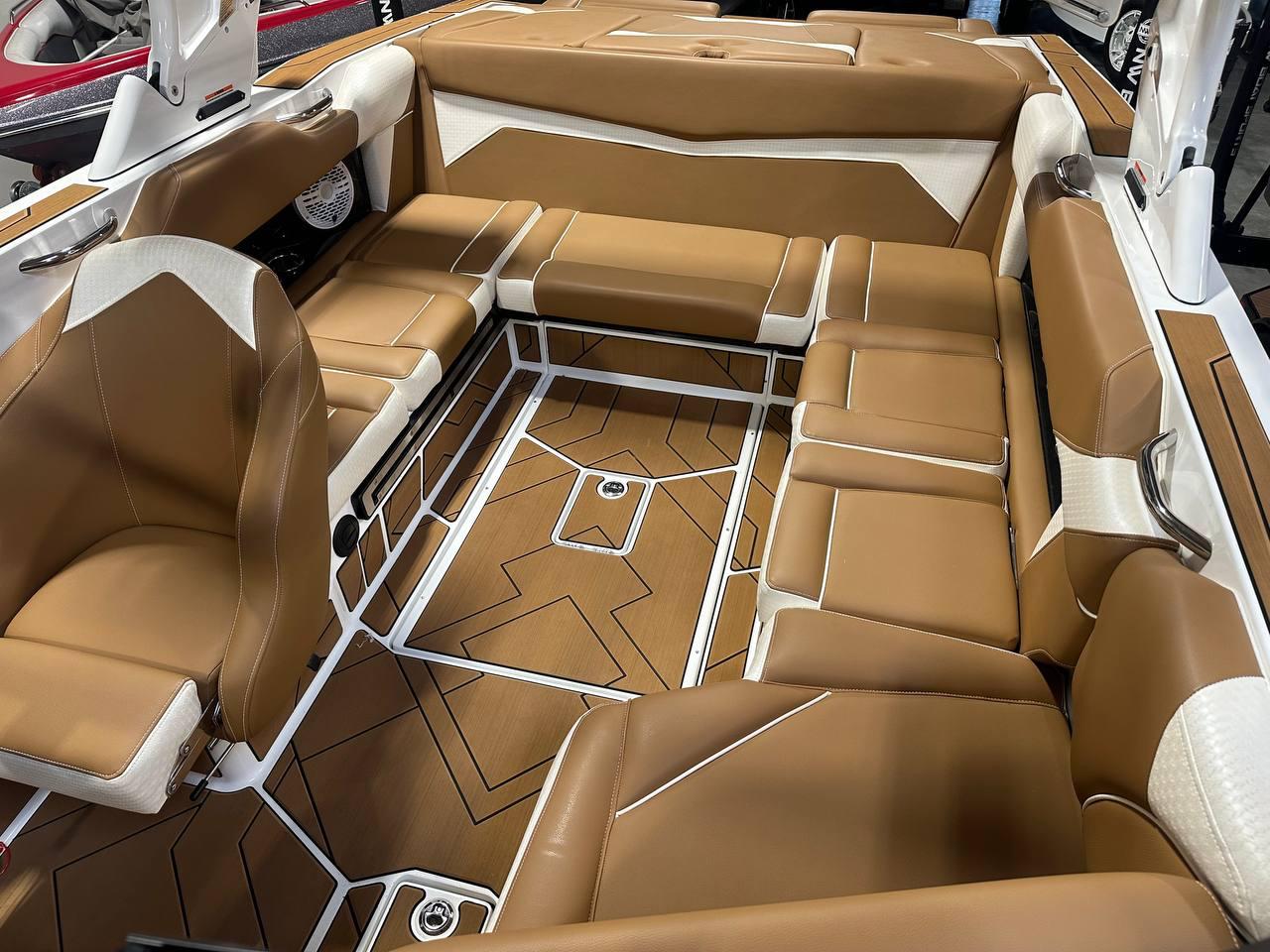 2023 Supreme S220 *Cleanest USED LOW HOURS* $708.66/mo OAC 5.99%