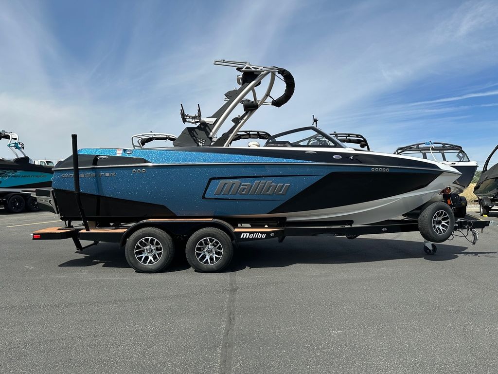 2022 Malibu Boats 22 LSV