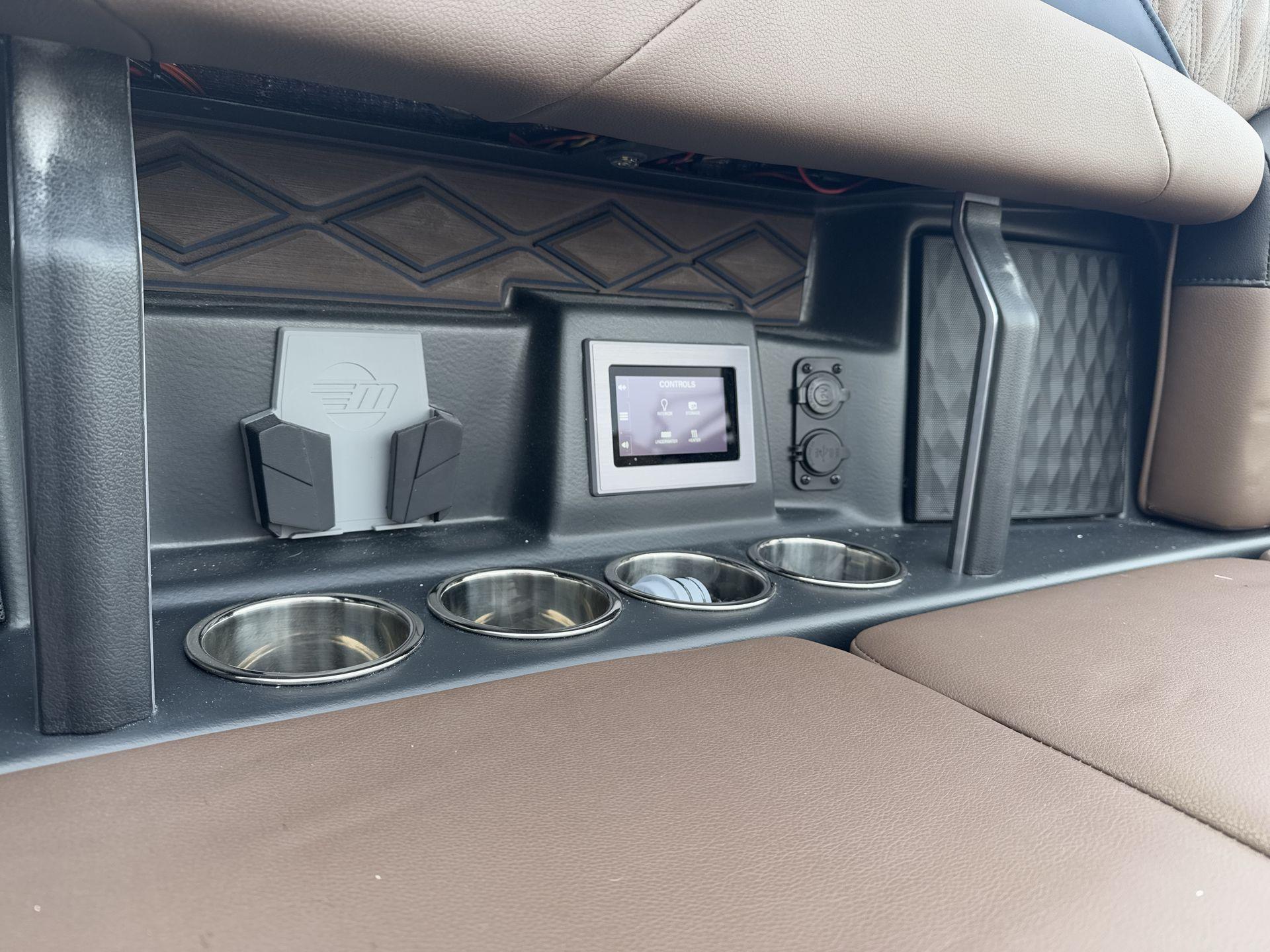 2025 Malibu M230