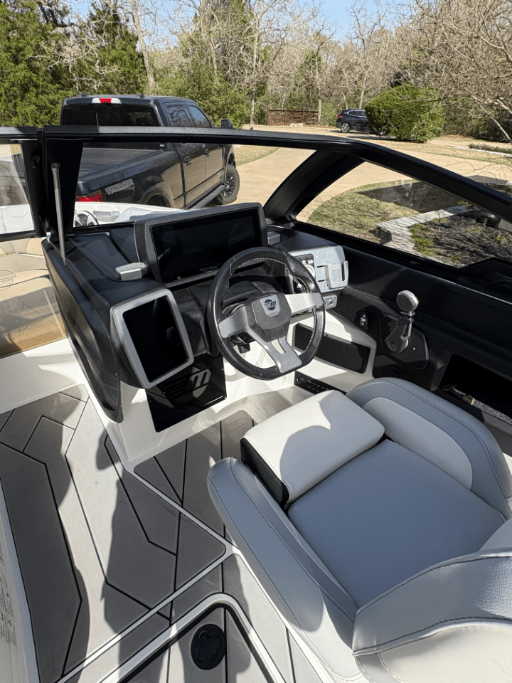 2020 Malibu 23 LSV