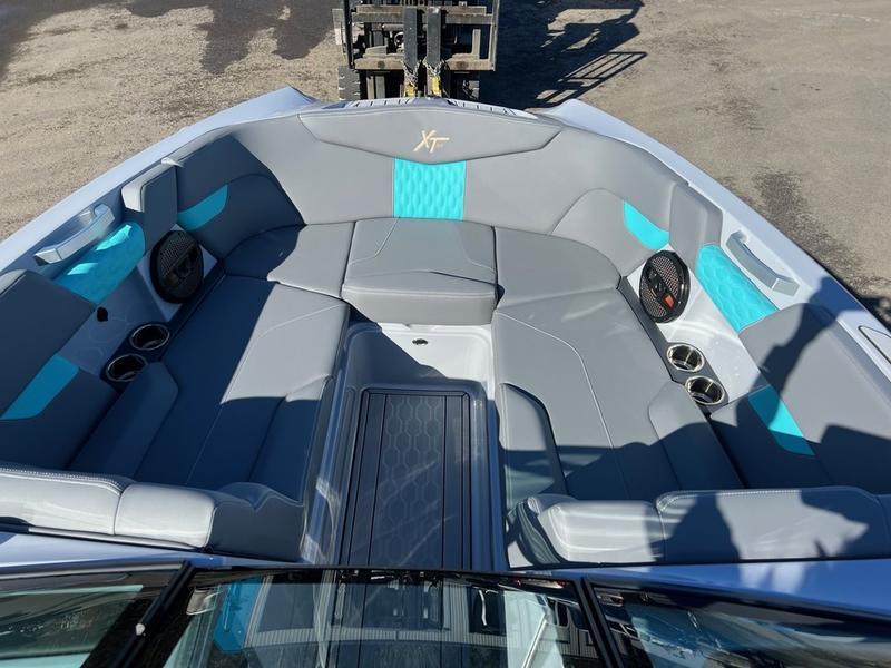 2025 MasterCraft XT24